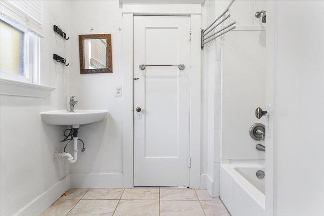 2702 Dana St, Berkeley, CA 94705