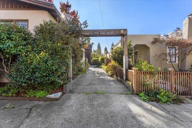 2702 Dana St, Berkeley, CA 94705