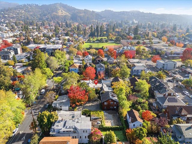 2702 Dana St, Berkeley, CA 94705