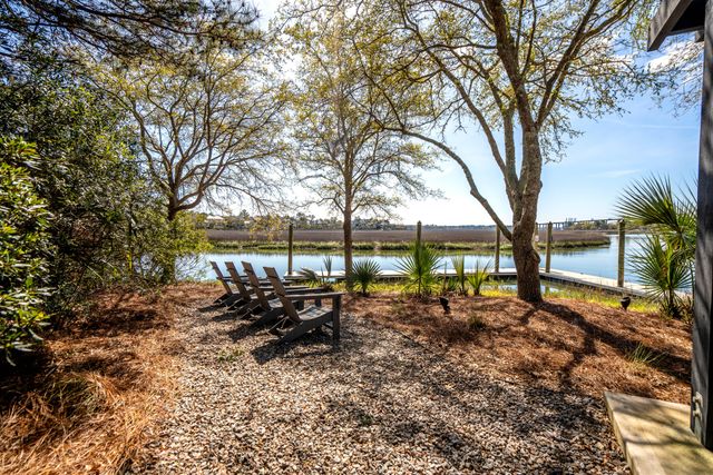 401 Creek Landing Street, Daniel Island, SC 29492