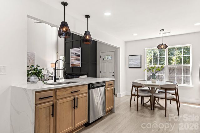 1153 Delander Lane, Charlotte, NC 28214