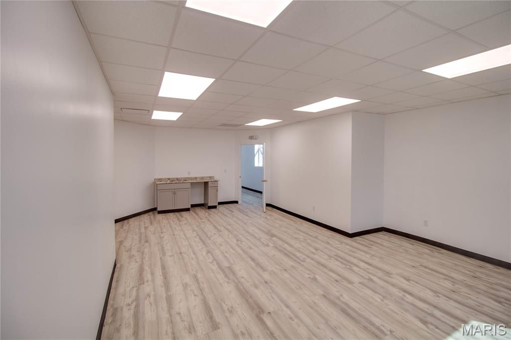 Image 14 of property listing at 107 N State Street, Jerseyville, IL 62052