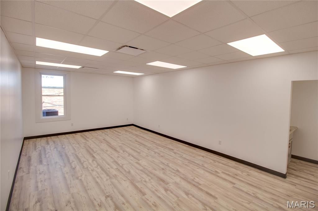 Image 18 of property listing at 107 N State Street, Jerseyville, IL 62052
