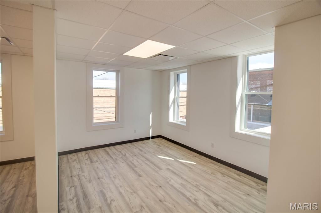 Image 22 of property listing at 107 N State Street, Jerseyville, IL 62052