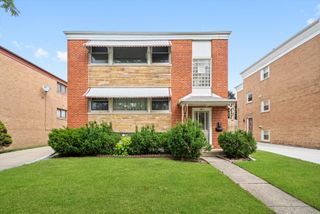 8819 N Wisner Street, Niles, IL 60714