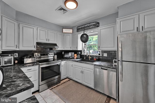 122 OLD MILL RD, Ephrata, PA 17522