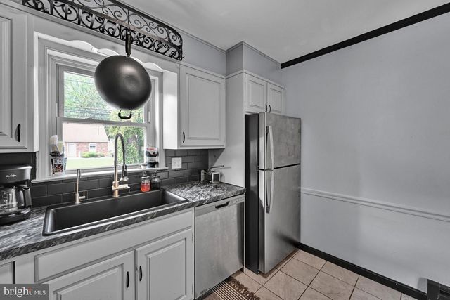 122 OLD MILL RD, Ephrata, PA 17522