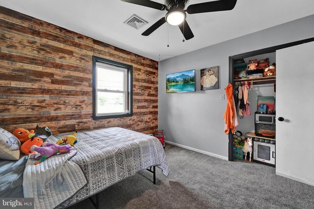 122 OLD MILL RD, Ephrata, PA 17522
