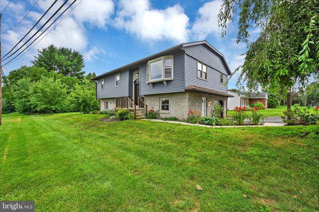 122 OLD MILL RD, Ephrata, PA 17522