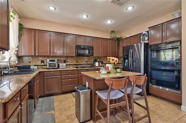 4925 Whisper Lake Avenue, Las Vegas, NV 89131