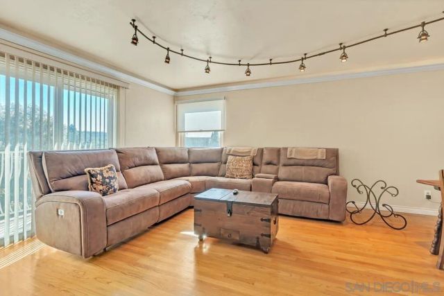 7861 Cimarron Ln, La Mesa, CA 91942