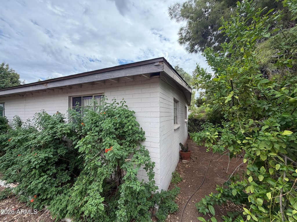 4713 E DEVONSHIRE Avenue, Phoenix, AZ 85018 — photo 4