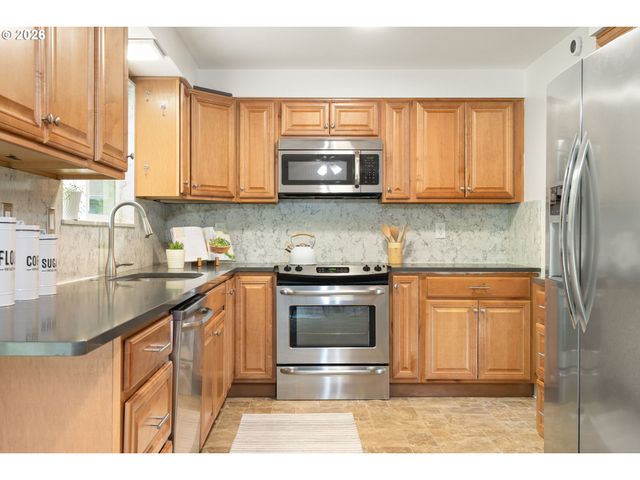 15116 Se GLADSTONE Dr, Portland, OR 97236