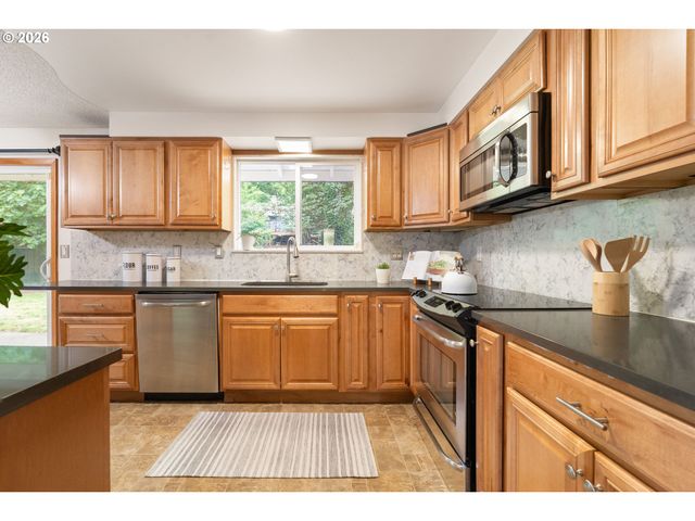 15116 Se GLADSTONE Dr, Portland, OR 97236