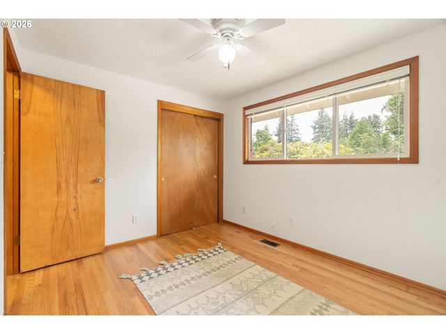 15116 Se GLADSTONE Dr, Portland, OR 97236