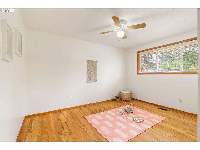 15116 Se GLADSTONE Dr, Portland, OR 97236