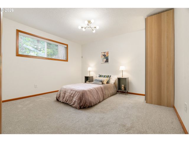 15116 Se GLADSTONE Dr, Portland, OR 97236