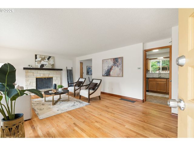 15116 Se GLADSTONE Dr, Portland, OR 97236