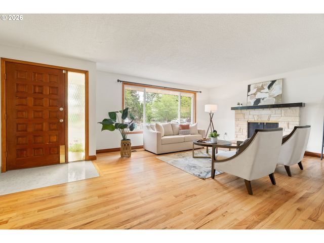 15116 Se GLADSTONE Dr, Portland, OR 97236