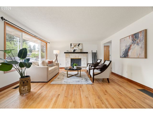 15116 Se GLADSTONE Dr, Portland, OR 97236