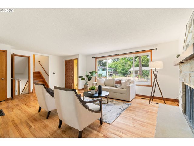 15116 Se GLADSTONE Dr, Portland, OR 97236
