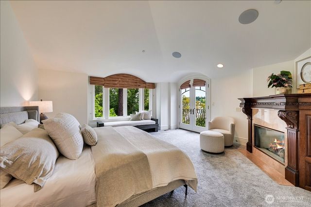 3210 Hunts Point Road, Hunts Point, WA 98004