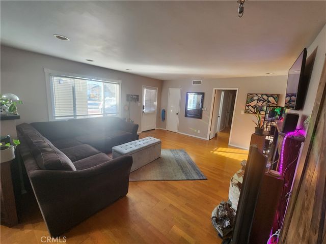 124 Hastings, Ventura, CA 93003