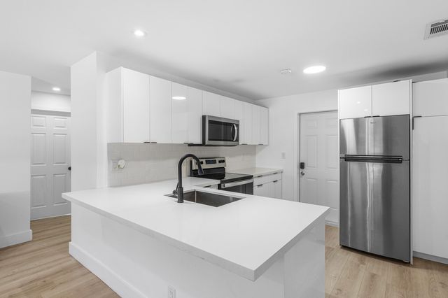 950 NE 23rd Place, Pompano Beach, FL 33064