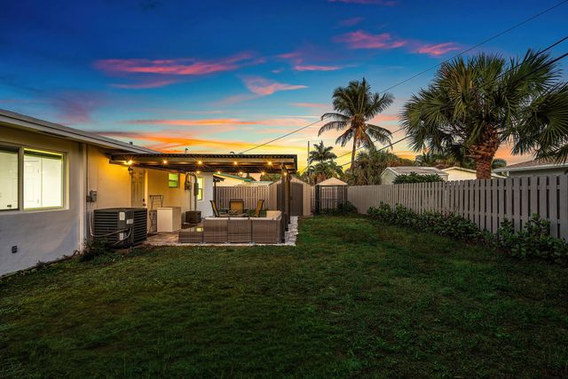 950 NE 23rd Place, Pompano Beach, FL 33064