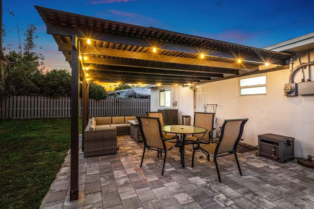 950 NE 23rd Place, Pompano Beach, FL 33064