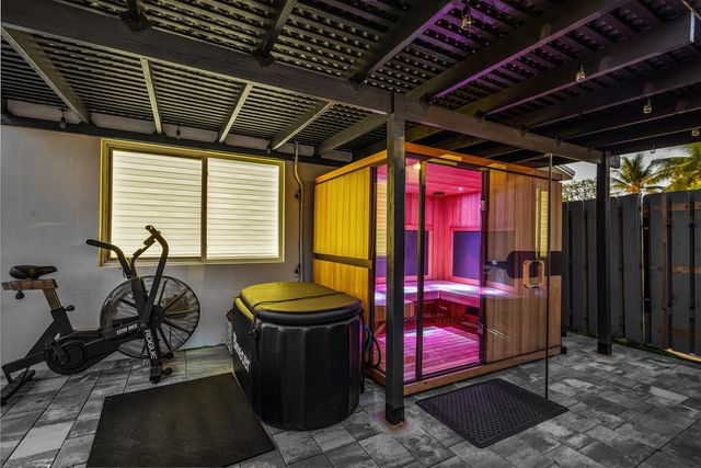 950 NE 23rd Place, Pompano Beach, FL 33064