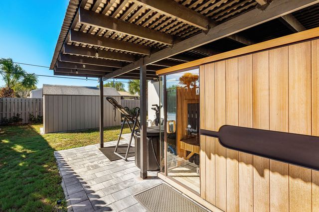 950 NE 23rd Place, Pompano Beach, FL 33064