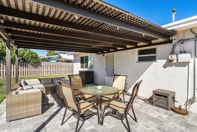 950 NE 23rd Place, Pompano Beach, FL 33064