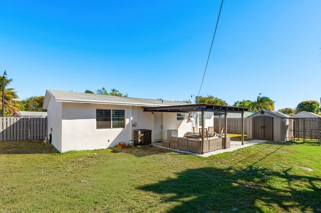 950 NE 23rd Place, Pompano Beach, FL 33064