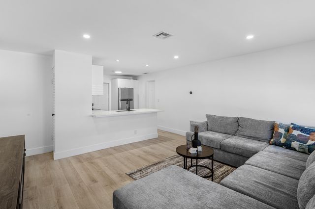 950 NE 23rd Place, Pompano Beach, FL 33064