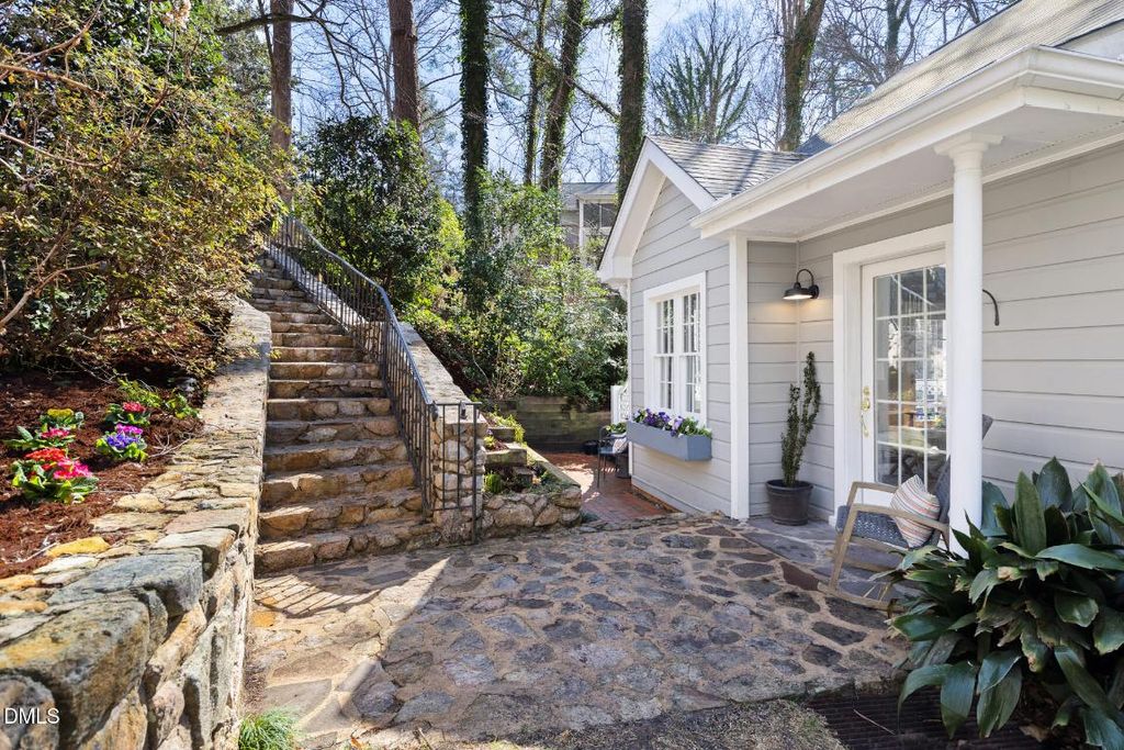 1008 Dawes Street, Chapel Hill, NC 27516