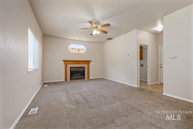 952 E Hawk St, Meridian, ID 83646
