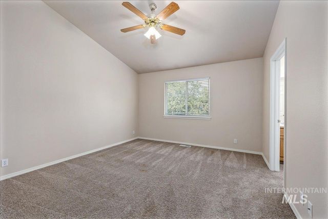 952 E Hawk St, Meridian, ID 83646