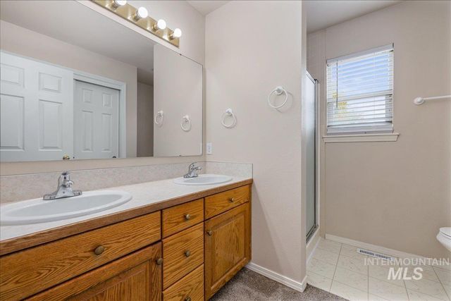 952 E Hawk St, Meridian, ID 83646