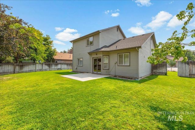 952 E Hawk St, Meridian, ID 83646