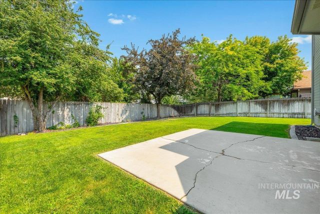 952 E Hawk St, Meridian, ID 83646