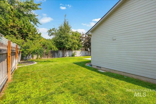 952 E Hawk St, Meridian, ID 83646