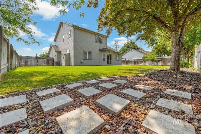 952 E Hawk St, Meridian, ID 83646