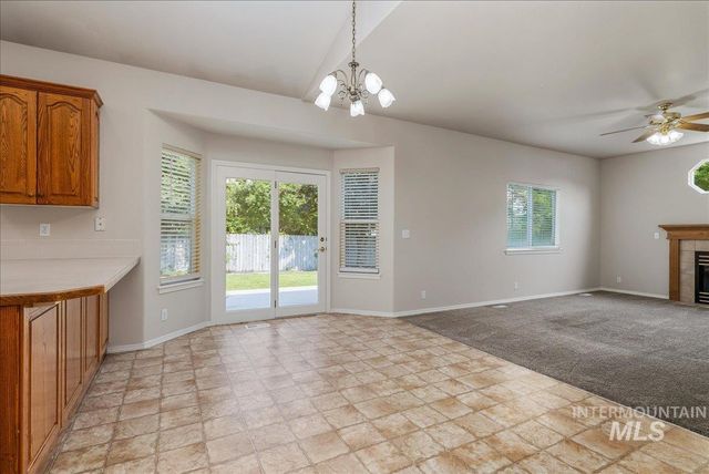 952 E Hawk St, Meridian, ID 83646
