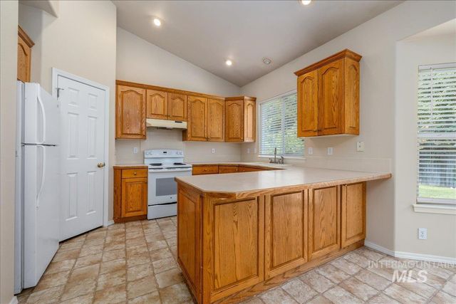 952 E Hawk St, Meridian, ID 83646