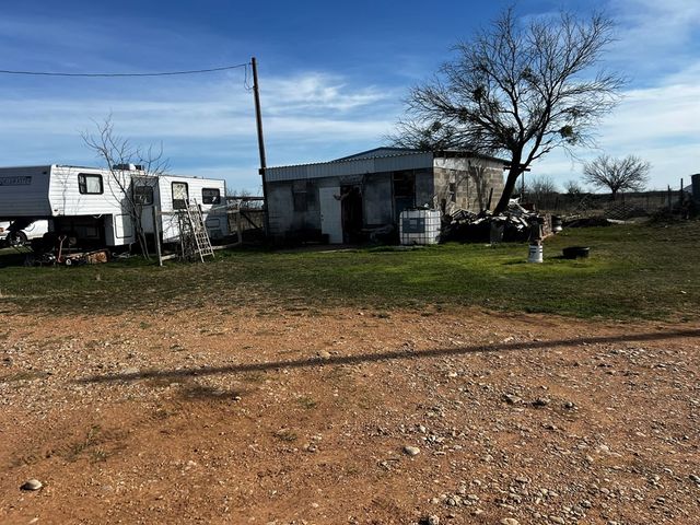 801 County Rd 261, Ballinger, TX 76821