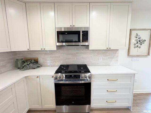 505 E LOCUST Street, Geneseo, IL 61254