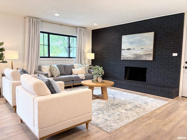 505 E LOCUST Street, Geneseo, IL 61254