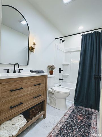 505 E LOCUST Street, Geneseo, IL 61254