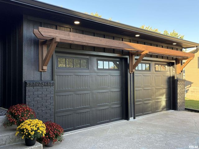 505 E LOCUST Street, Geneseo, IL 61254